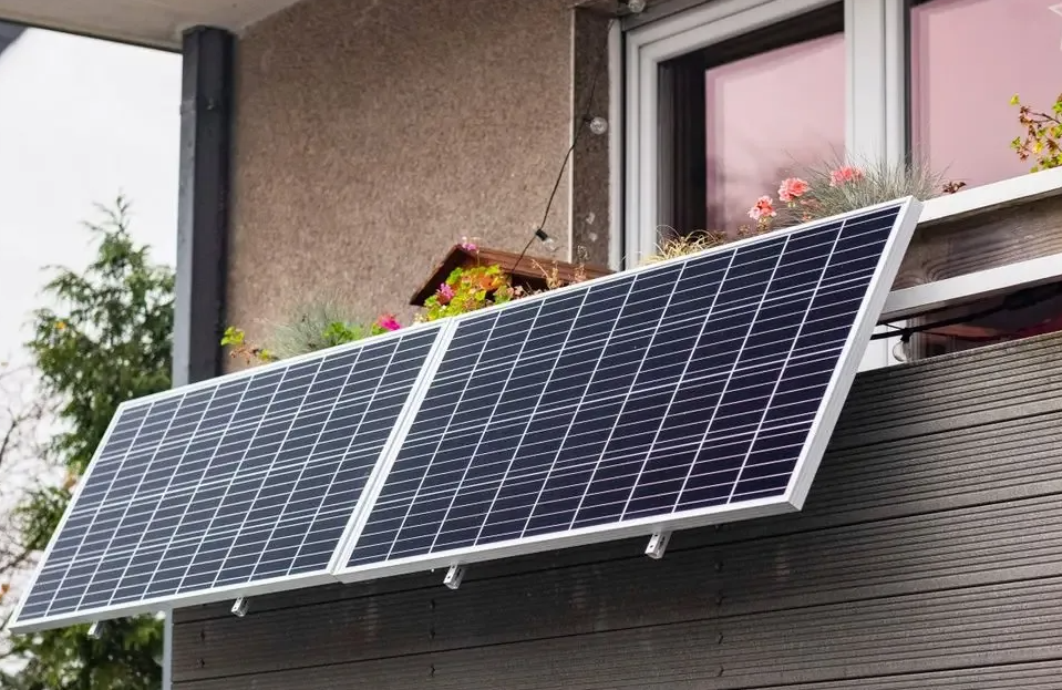 Installation of balcony solar system