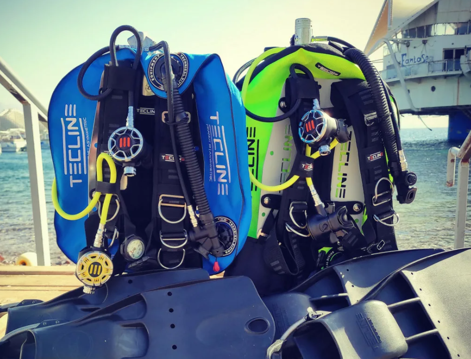 Calibrated reef sensors and camera housings arranged for a survey project